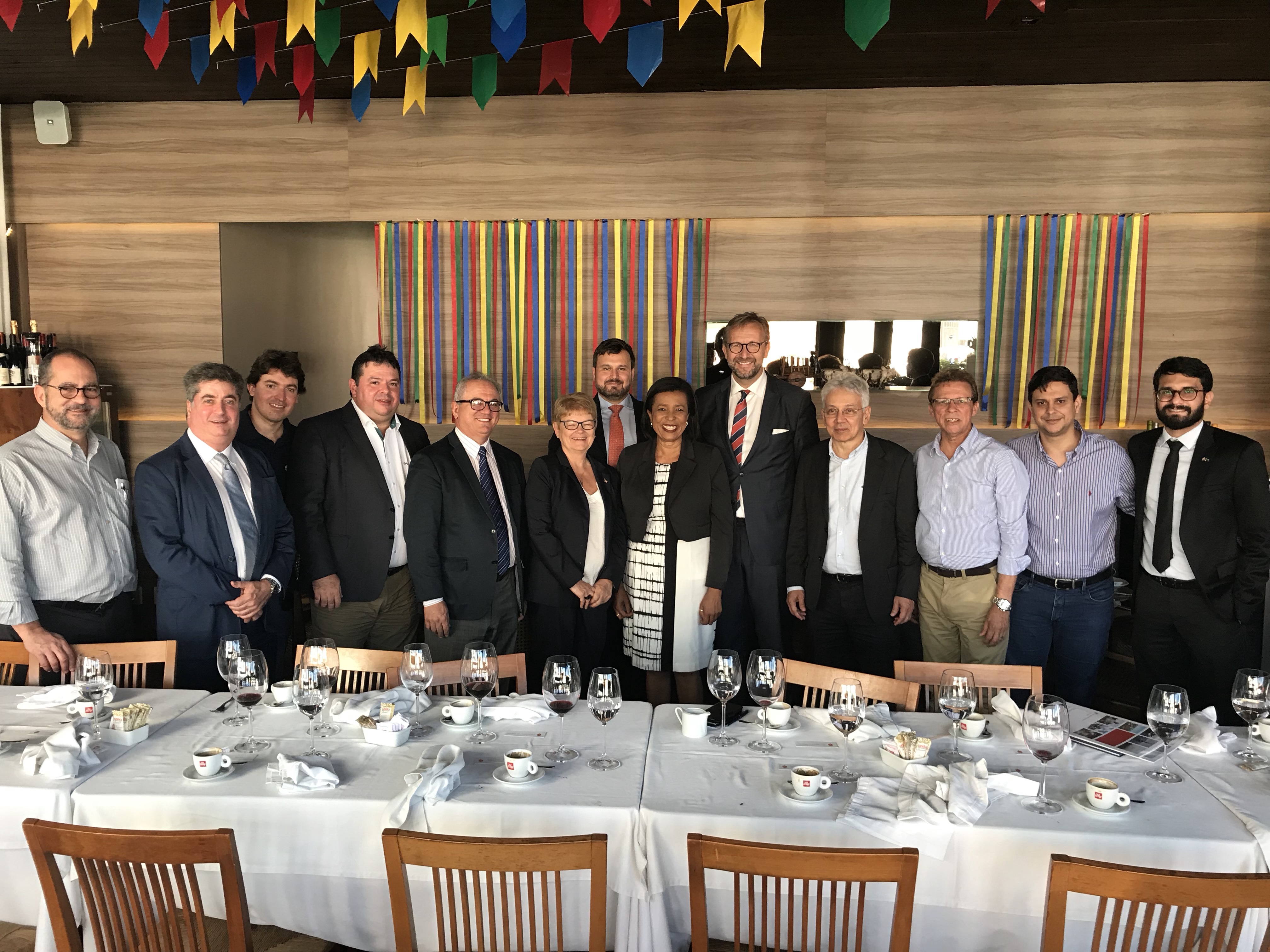 Secretário se reúne com equipe da Noruega